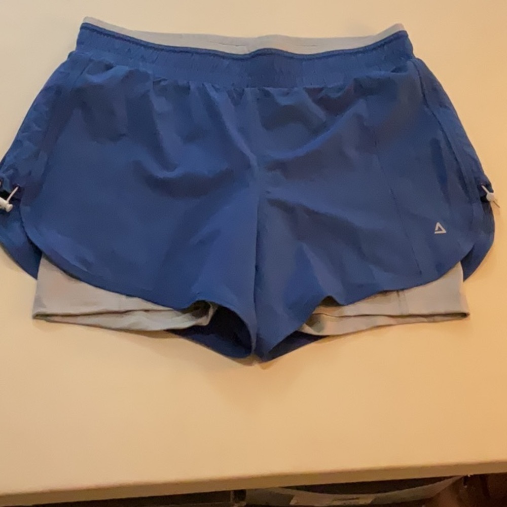 EUC woman’s ATHLUX shorts